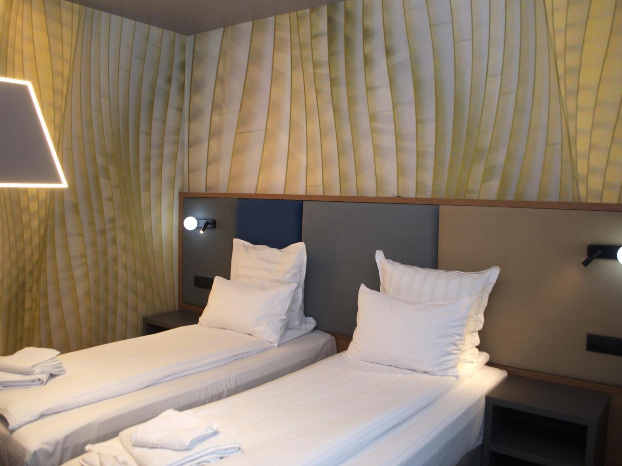 Hotel Emd Bacau Luaran gambar